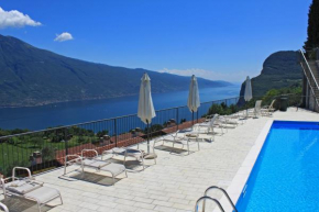 La Quiete 63 Terrace Holiday apartment By Garda Domus Mea